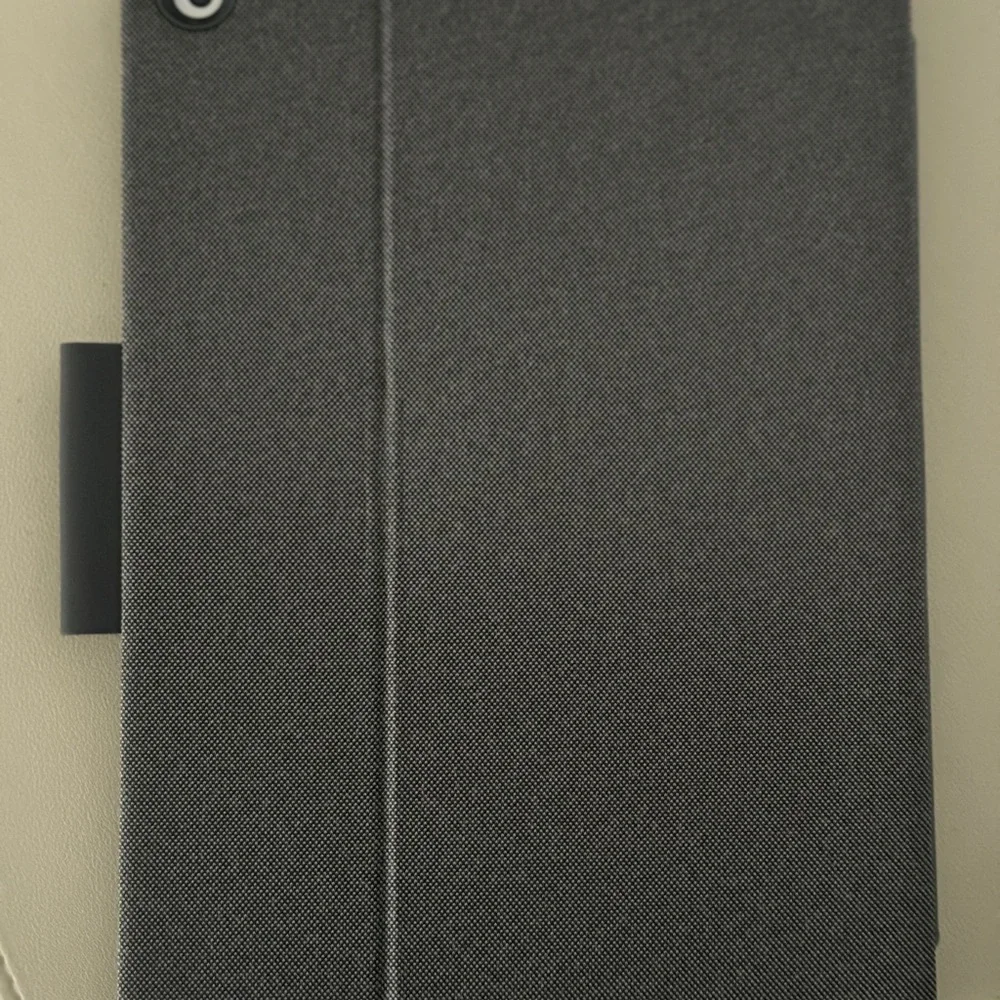 Logitech Combo Touch for iPad (7th, 8th and 9th generation)